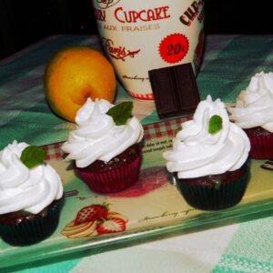 Mini Cupcakes de Chocolate con Merengue y hierbabuena